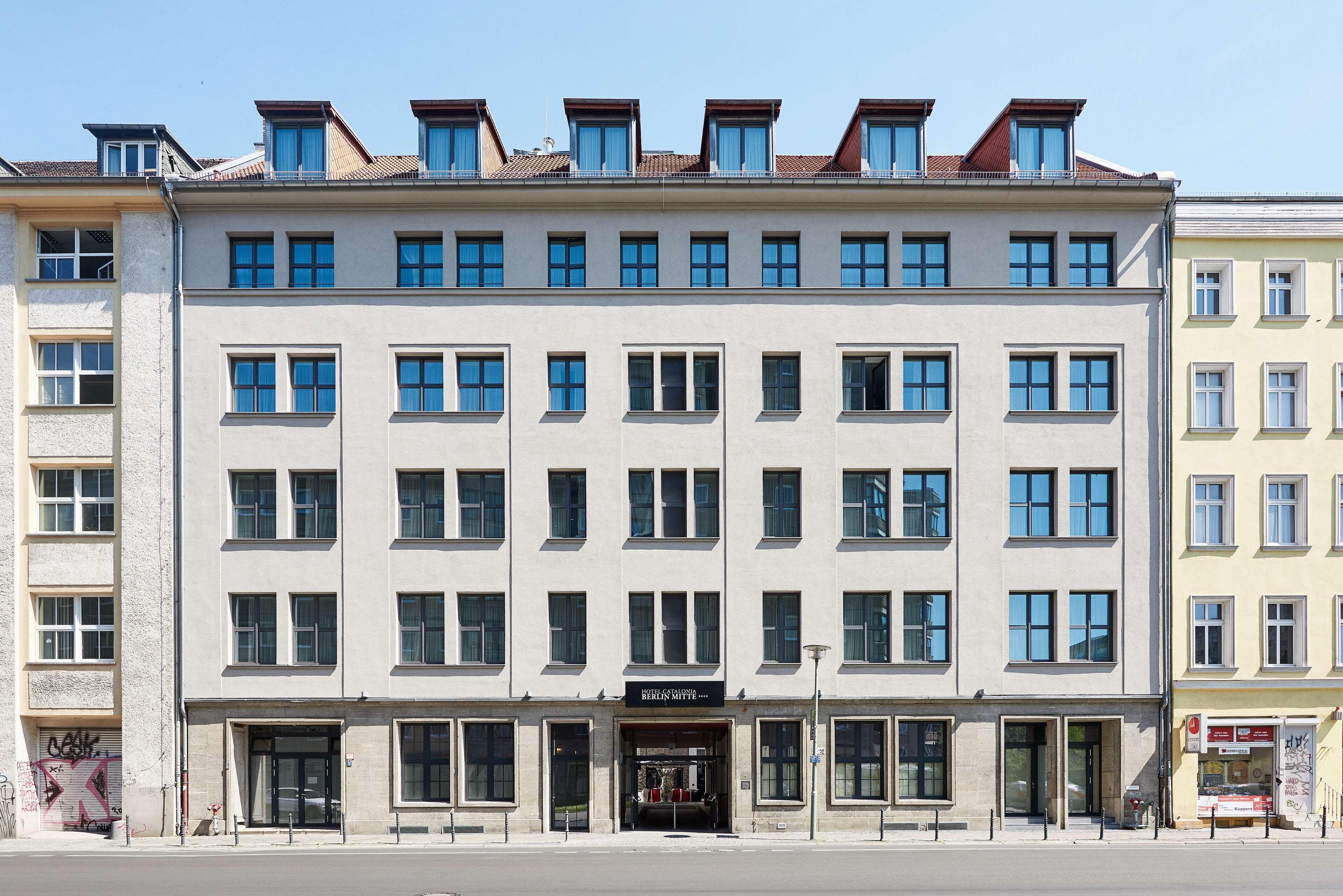 Catalonia Berlin Mitte — Foto 1